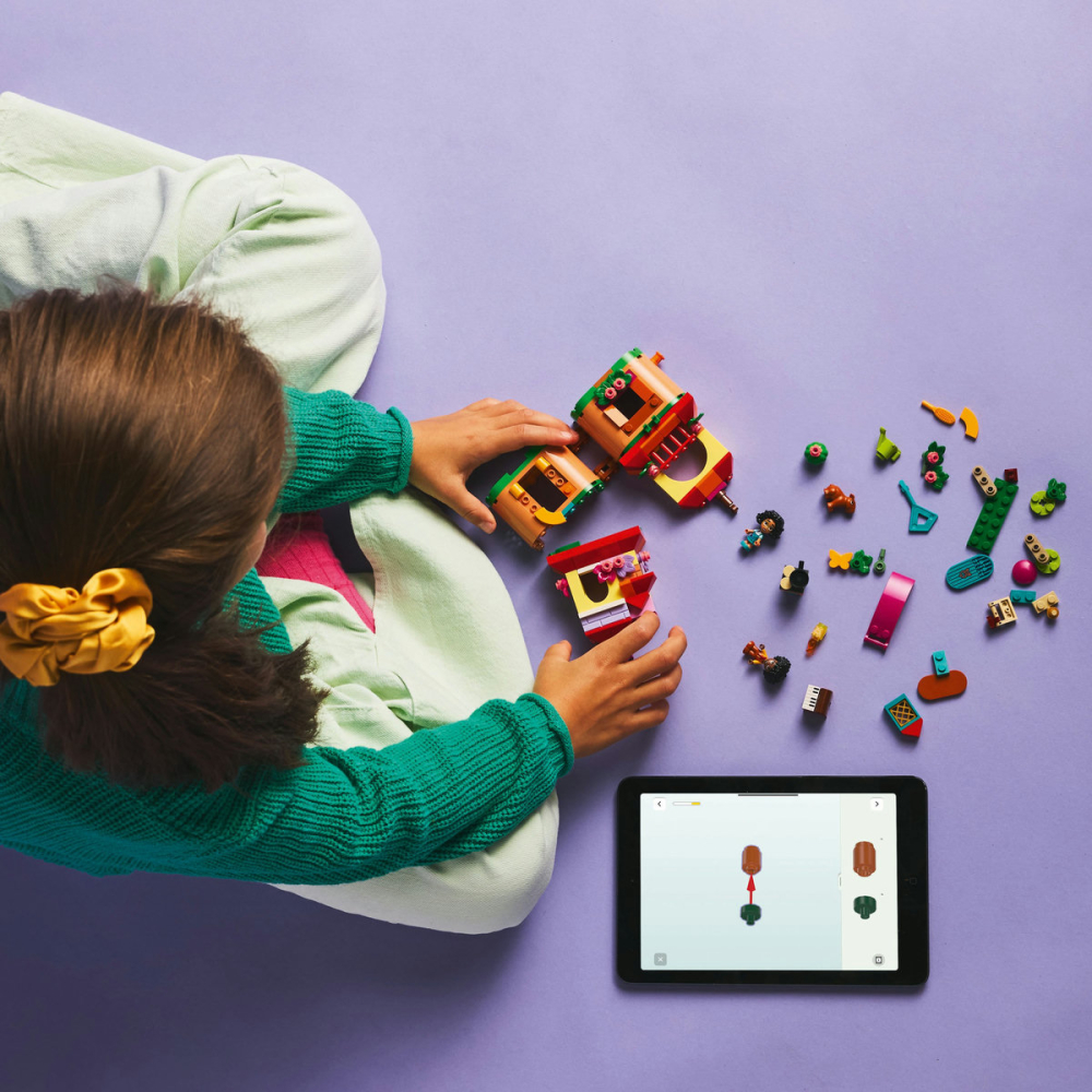 LEGO Disney Minicasa din Encanto 43261 [6]