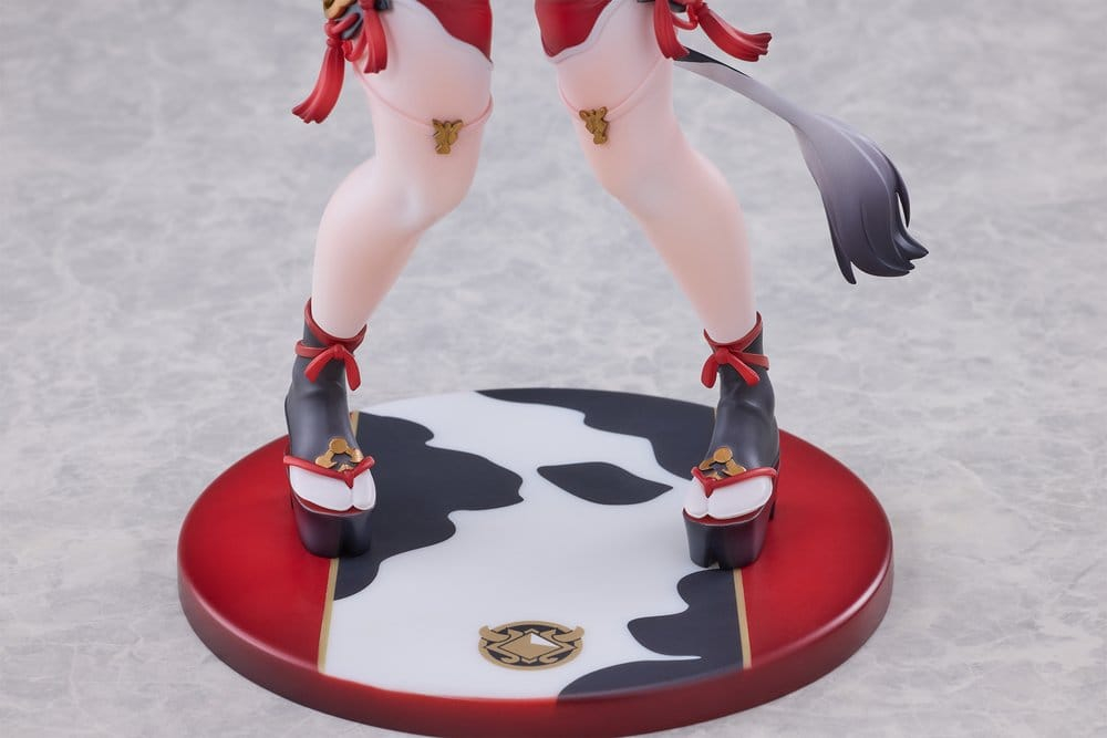 Original Character PVC Figure 1/6 Ushi-chan Illustration by u-suke 28 cm [5]