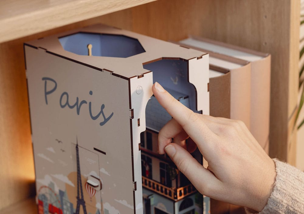Paris Tiny Adventures Book Nook Mini Diorama 23 cm [5]