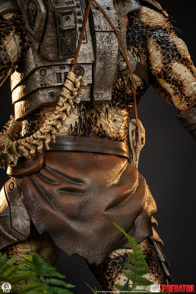 Predator Statue 1/2 Predator 117 cm [10]