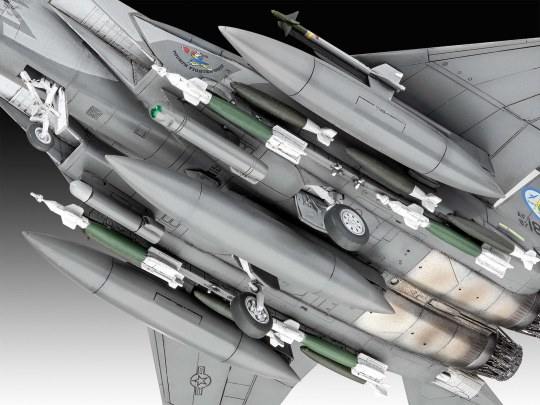 Revell Model Set – McDonnell Douglas F-15E Strike Eagle (1:72) [6]