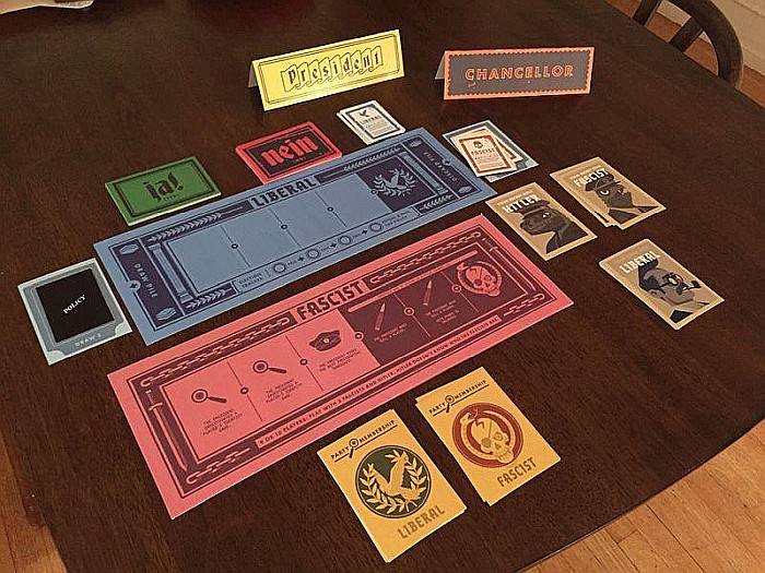Secret Hitler [4]