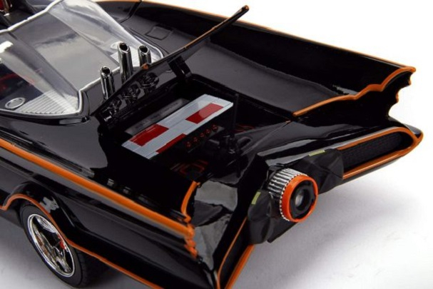 Set Jada Batmobile 1966 1:18 + Batman si Robin figurine [5]