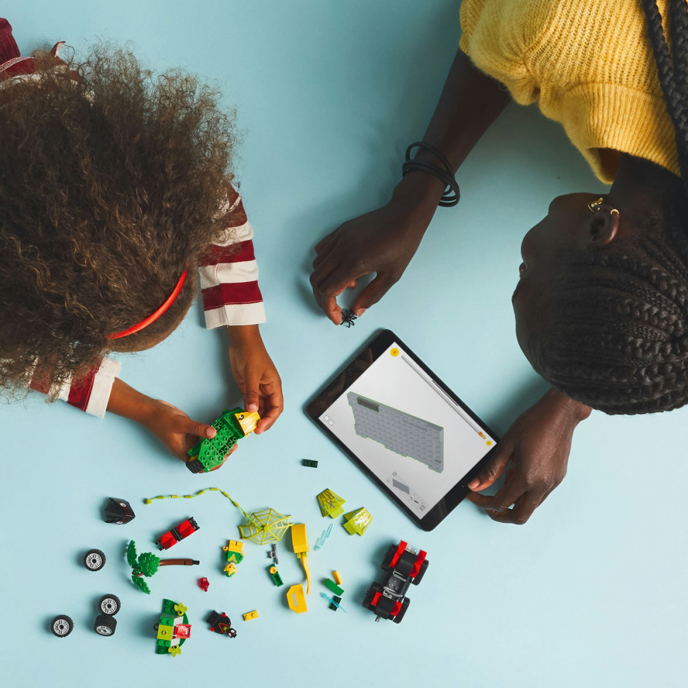 LEGO Marvel Spin si Electro intr-o urmarire cu dino-vehicule 11198 [4]