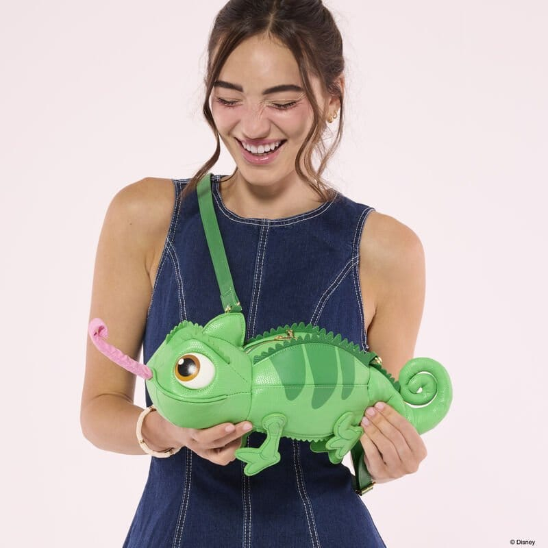 Tangled by Loungefly Crossbody Pascal [3]