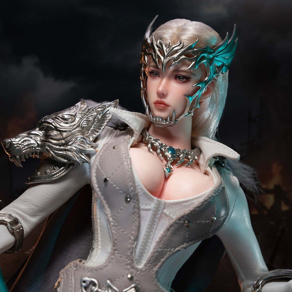 The Girl Under Wolf's Ward Action Figure 1/6 Alina (Silver) 30 cm [5]