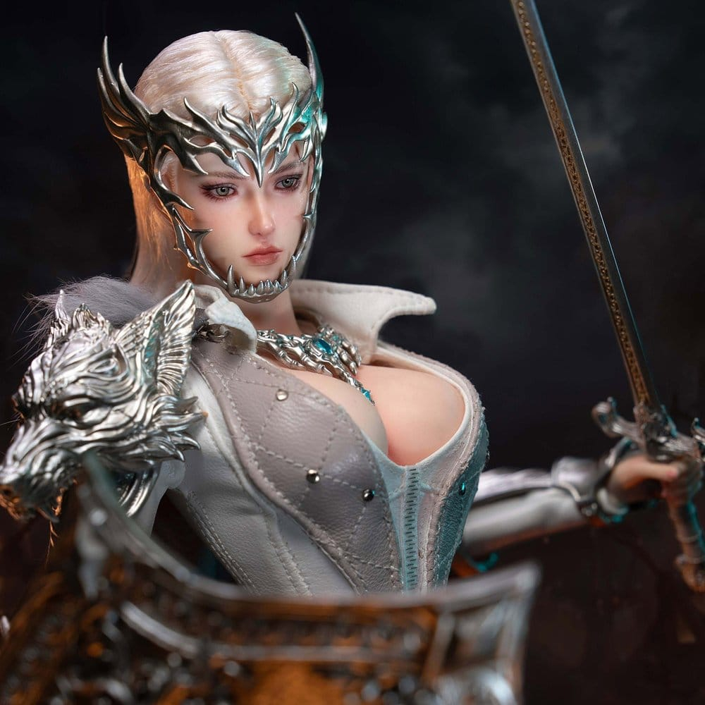 The Girl Under Wolf's Ward Action Figure 1/6 Alina (Silver) 30 cm [3]