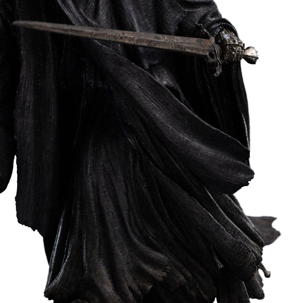 The Lord of the Rings Trilogy Mini Statue Ringwraith at the Prancing Pony 18 cm [7]