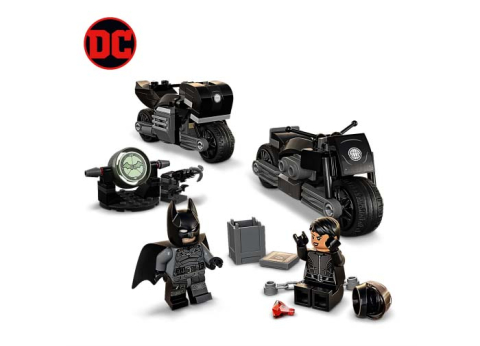 Batman & Selina Kyle Umarirea cu motociclete [6]