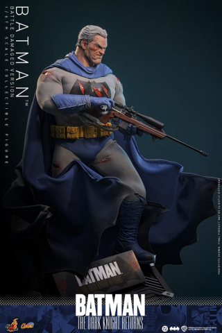Batman: The Dark Knight Returns Comic Masterpiece Action Figure 1/6 Batman (Battle Damaged Version) 32 cm [10]