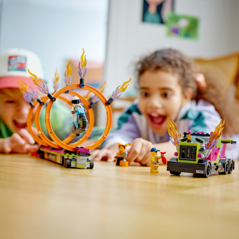 Camion de cascadorii [4]