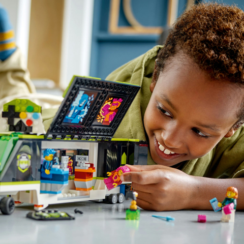 Camion pentru turneul de gaming [4]