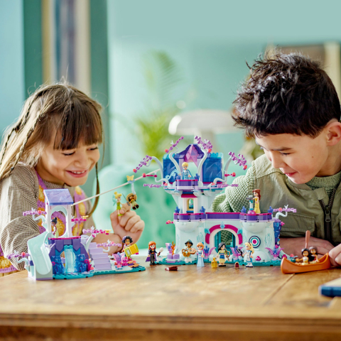 Casa fermecata din copac [4]