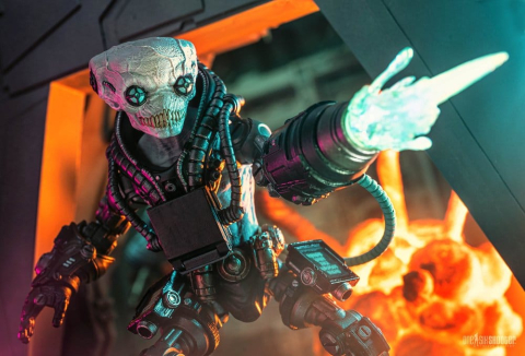 Cosmic Legions Mortal Thorn Action Figure Brainer [4]