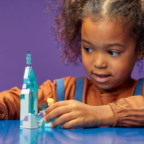 Curtea Castelului lui Elsa [4]