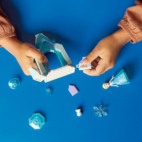 Curtea Castelului lui Elsa [3]