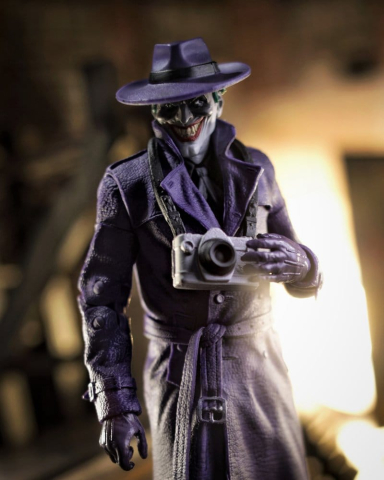 DC Multiverse McFarlane Vault Collection Action Figure The Joker (The Comedian) (Batman: Three Jokers) 18 cm [10]