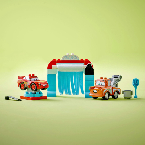 Distractie la spalatorie cu Lightning McQueen si Mater [9]