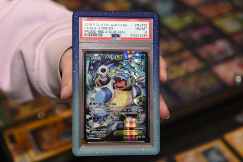 Evoretro Bumper for PSA Graded Card Slab Gradient Light Blue-Dark Blue Glitter [1]