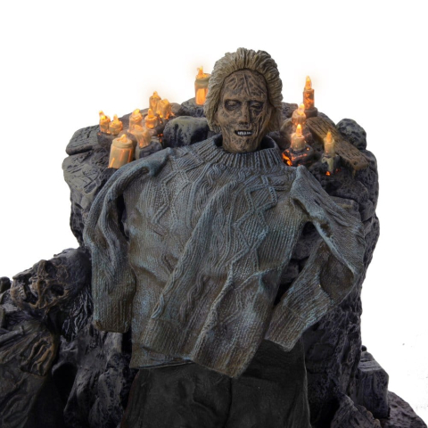 Friday the 13th: The Game Diorama Trenchcoat with Spikes Inferno Room Deluxe Set [6]