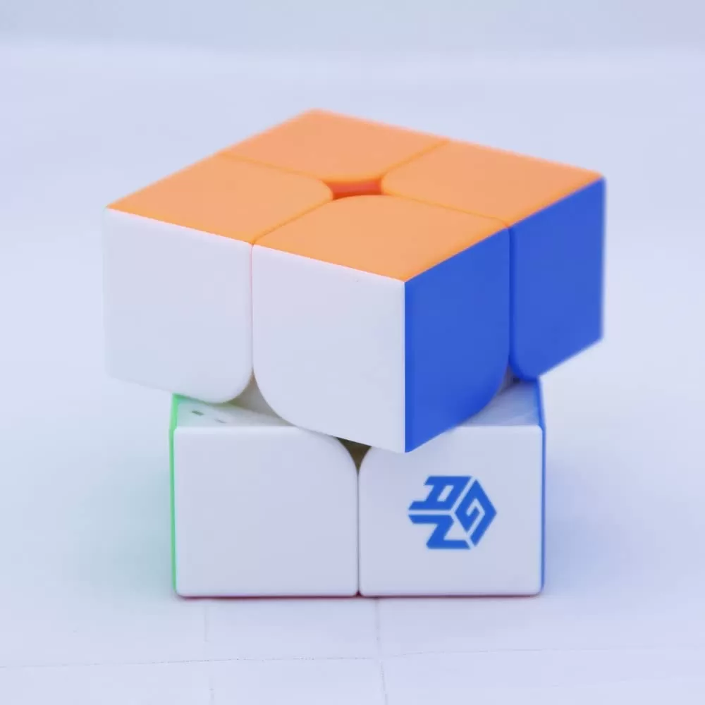 GAN 251 M Pro Cub 2x2 [1]