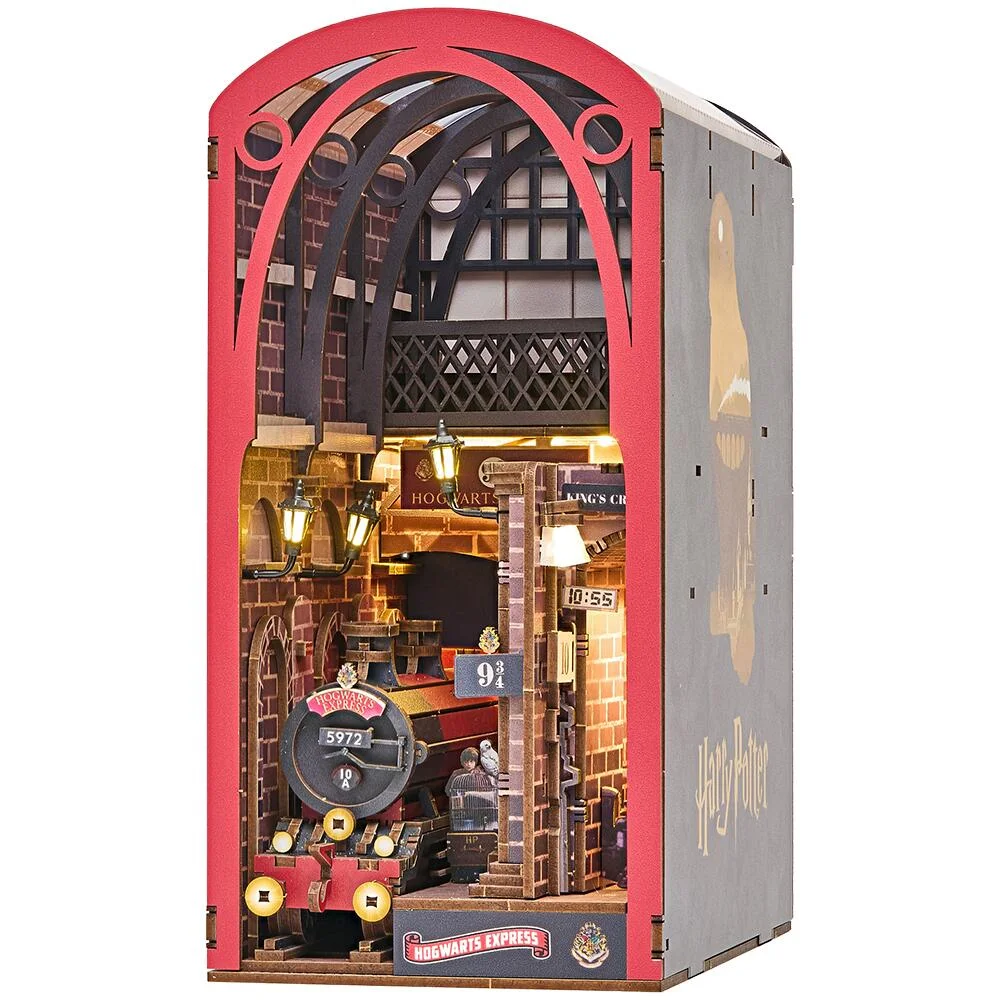 Harry Potter Hogwarts Express Book Nook DIY Kit [1]