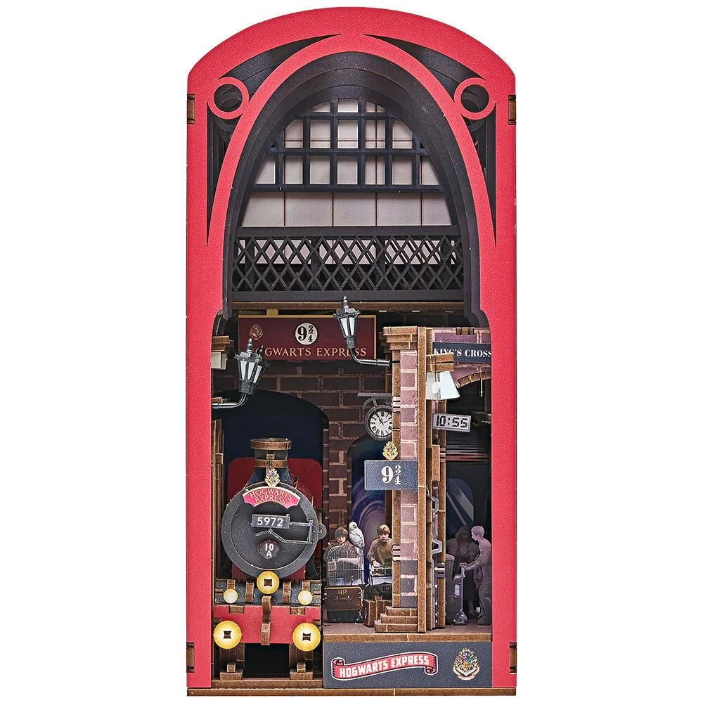 Harry Potter Hogwarts Express Book Nook DIY Kit [2]