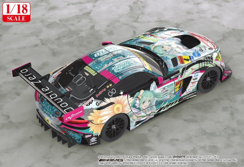 Hatsune Miku GT Project Vehicle 1/18 Good Smile Hatsune Miku AMG 2017 SUPER GT Ver. 26 cm [1]