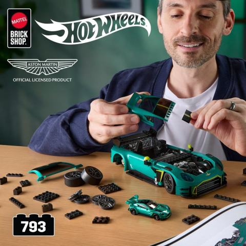 PRECOMENZI - Hot Wheels Elite Mattel Brick Shop Building Set 1/16 '24 Aston Martin Vantage GT3
