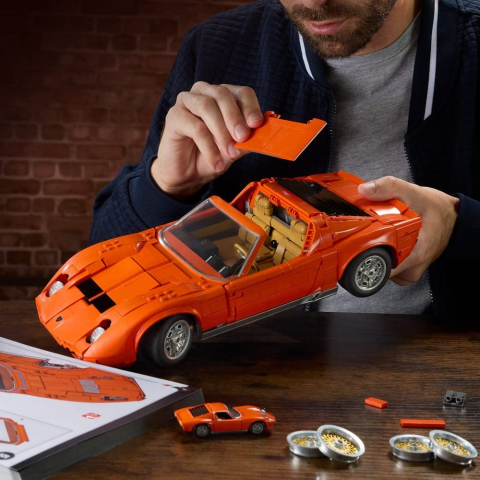 PRECOMENZI - Hot Wheels Premium Mattel Brick Shop Building Set 1/12 Lamborghini Miura P400 SV