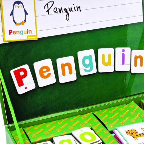 Joc cu litere magnetice Invata alfabetul, Svoora [2]