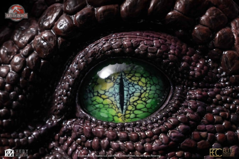 PRECOMENZI - Jurassic Park III Replica Bust Spinosaurus Eye Prop (Reproduction) 39 cm