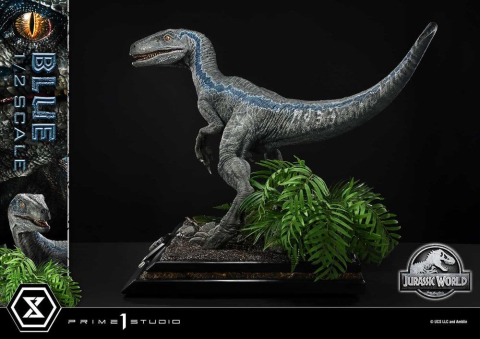 Jurassic World: Fallen Kingdom (Film) Legacy Museum Collection Statue 1/2 Blue 88 cm [7]