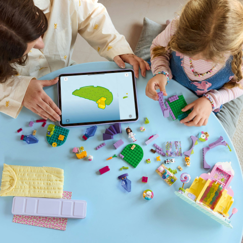 LEGO Casa de papusi a lui Gabby – Muntele de dulciuri si gradina Miau-Zanei 11205 [5]