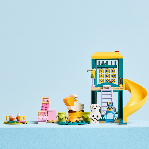LEGO DUPLO Bluey – Distractie la locul de joaca cu Blue si Chloe 11201 [6]