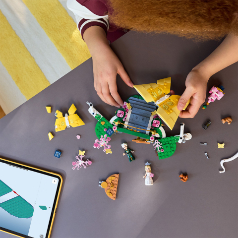 LEGO Wicked: Nunta Glindei 75688 [8]