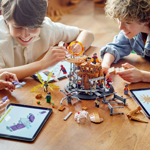 LEGO Marvel Lupta finala a Omului Paianjen 76261 [3]