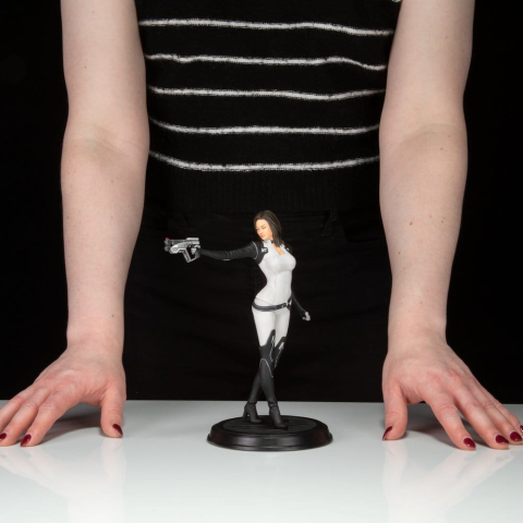 Mass Effect PVC Figure Miranda Lawson 22 cm [10]