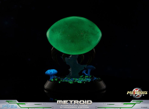 Metroid Prime PVC Figure Metroid (Standard) (Glow in the Dark) 21 cm [16]