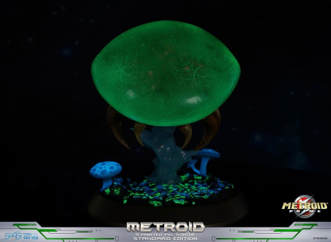 Metroid Prime PVC Figure Metroid (Standard) (Glow in the Dark) 21 cm [21]