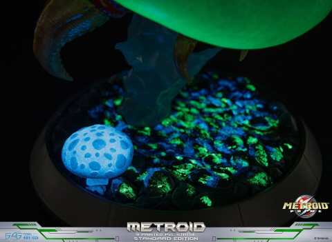 Metroid Prime PVC Figure Metroid (Standard) (Glow in the Dark) 21 cm [18]