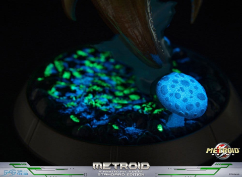 Metroid Prime PVC Figure Metroid (Standard) (Glow in the Dark) 21 cm [19]