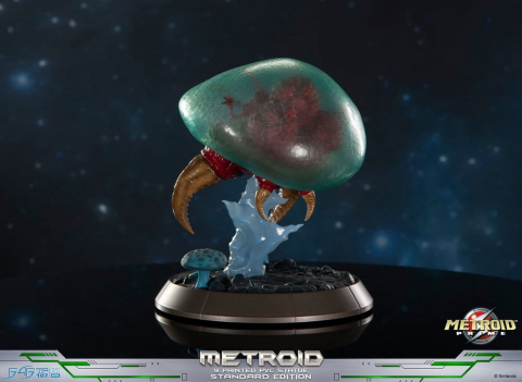 Metroid Prime PVC Figure Metroid (Standard) (Glow in the Dark) 21 cm [2]