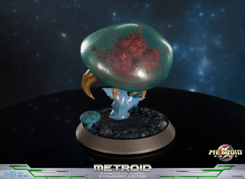 Metroid Prime PVC Figure Metroid (Standard) (Glow in the Dark) 21 cm [9]