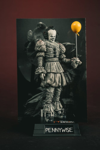 Movie Maniacs IT: Welcome to Derry Pennywise Black & White Figurina 16 cm [5]