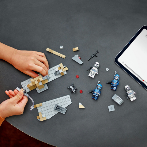 LEGO Star Wars Ambuscada pe Mandalore 75373 [3]