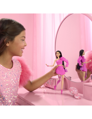 Papusa Barbie Deluxe Style Bruneta cu Picior Protetic Roz [2]