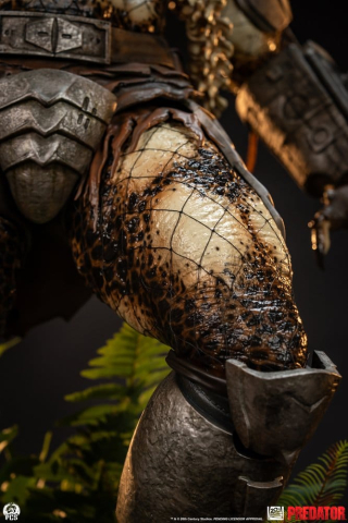 Predator Statue 1/2 Predator 117 cm [14]