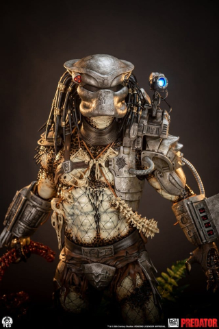 Predator Statue 1/2 Predator 117 cm [17]