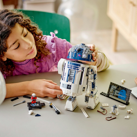 LEGO Star Wars R2-D2 75379 [3]
